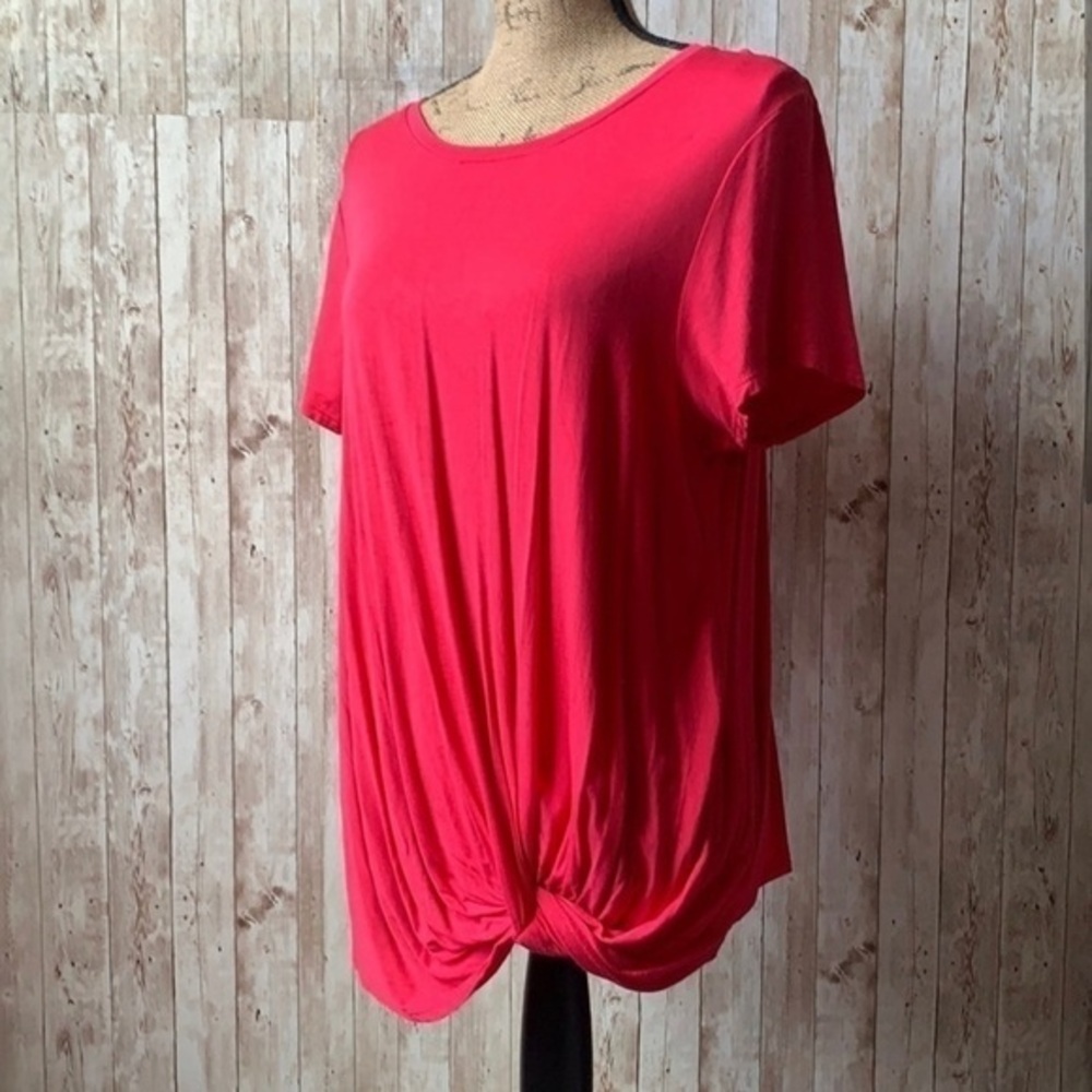 Leo & Nicole Pink Twist Bottom Shirt
